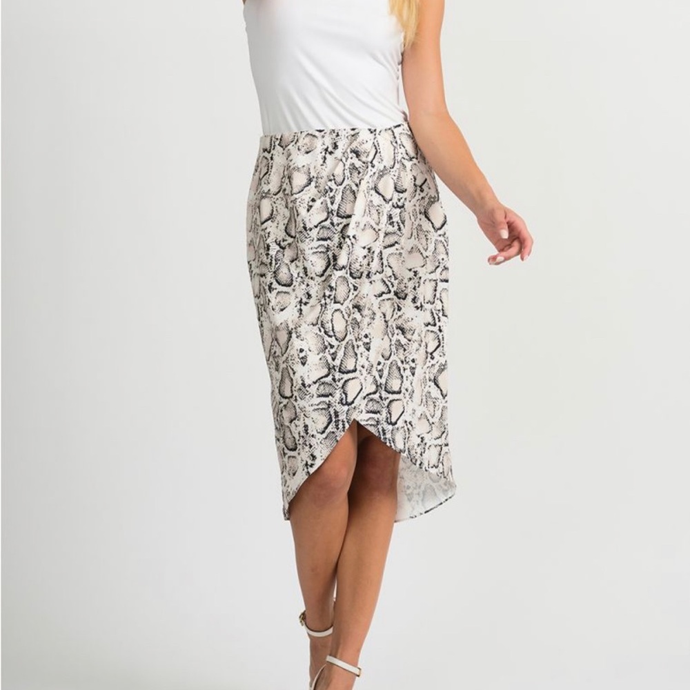 Joseph Ribkoff animal print skirt size 4